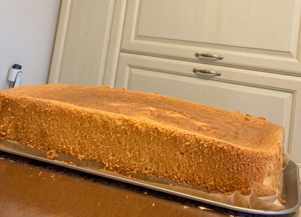 Torta con crema pasticcera alla vaniglia e panna